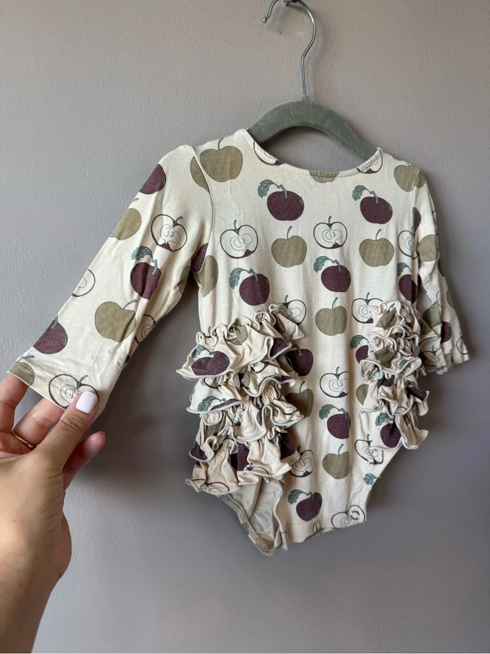 Kate Quinn Bamboo Apple Print Long Sleeve Side Ruffle Bubble Romper 6-12 Months